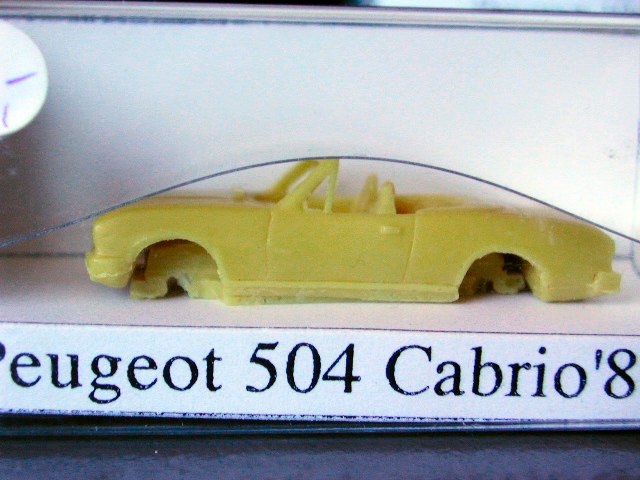 035, Peugeot 504 Convertible '